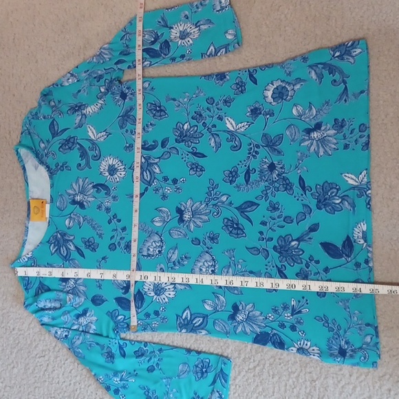 Ruby Rd. Floral 3/4 Sleeve Top - Picture 4 of 15